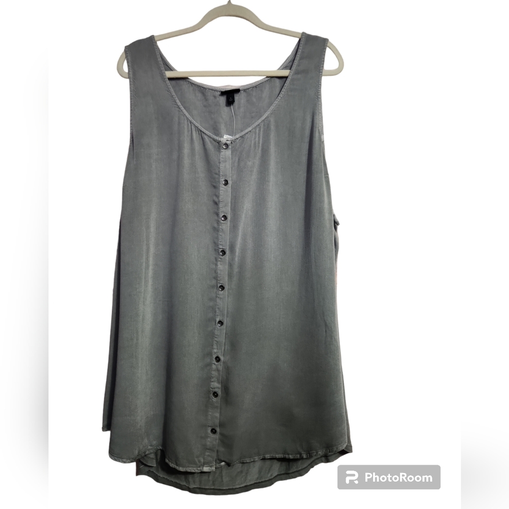 Torrid grey soft stretchy faux button down tank size 5 Nwt